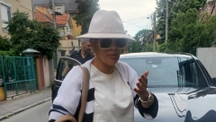 ANA NIKOLIĆ SE SELI U DONJU MUTNICU! Pevačica traži spas u alternativnoj medicini: "Završiću u Lazi"