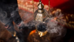 PREDSTAVLJA NAJDRAGOCENIJI PREDMET U KUĆI PORED IKONE Evo zašto valja da se pali kandilo u domu