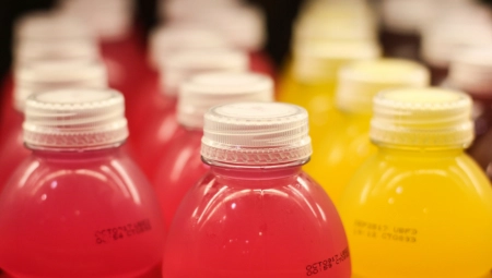 OPASAN TREND VLADA INTERNETOM Ova voda sa ukusom je slatki otrov, stručnjaci upozorili - ne budite u zabludi, nema veze s hidratacijom