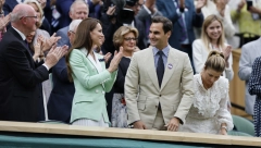 Na Vimbldon u babinoj venčanici: Mirka Federer stajlingom zaprepastila teniski svet