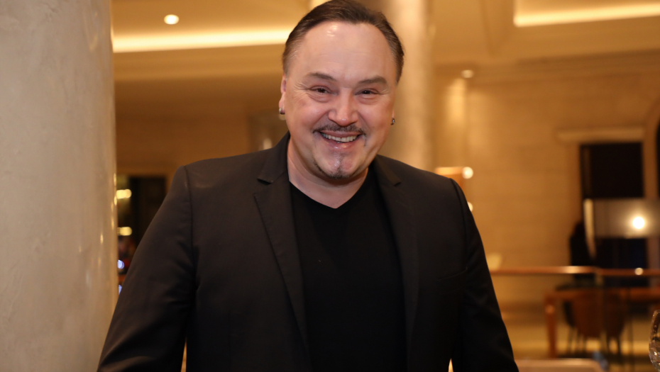 NAŠ PEVAČ OSTAVIO ŽENU JER NIJE HTELA DA KUVA! Posle 17 godina braka doneo šok odluku