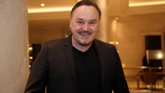 NAŠ PEVAČ OSTAVIO ŽENU JER NIJE HTELA DA KUVA! Posle 17 godina braka doneo šok odluku