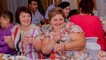 DA VIDI KOMŠIJA Podigli kredit od 10.000 evra da proslave punoletstvo detetu, da li je to vama normalno