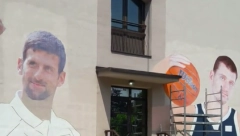 KOLIKO JE OVO MOĆNO Završeni murali Jokiću i Đokoviću, biće ogromna motivacija studentima (VIDEO)