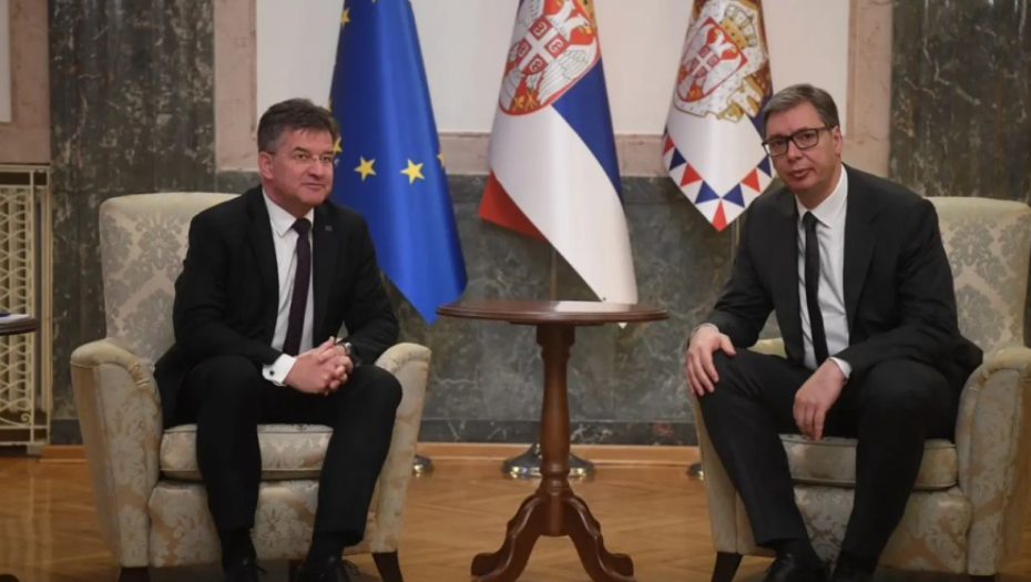 VUČIĆ NAKON SASTANKA SA LAJČAKOM "Još jednom sam upozorio da je srpski narod na KiM izložen najžešćoj torturi u poslednjih 15 godina"