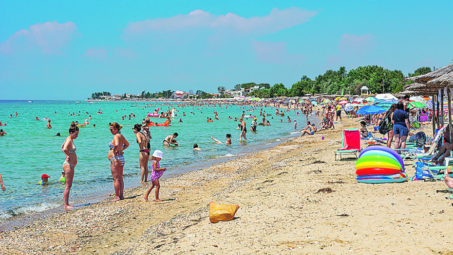 LUDILO! IZBACILI IH IZ APARTMANA ZBOG KOLAČA NA PLAŽI Srpkinja doživela užas u Grčkoj, sa dvoje dece umalo završila na ulici