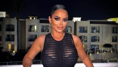 ŽENA OD SULTANA UGRADILA GIGANTSKE SILIKONE, A SADA IH SVIMA I POKAZALA Skinula se i bez blama snimila svaki deo tela i intime! (FOTO)