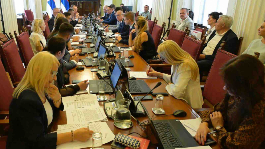 Vesić: Odbor jednoglasno usvojio izveštaj o radu Ministarstva