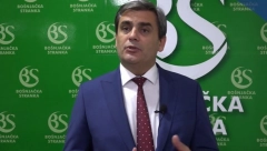 Lider Bošnjaka tražio da kontroliše pola vlade: Pregovori Bečića i Spajića sa Ibrahimovićem završili međusobnim optužbama