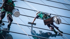 MAKSIM JE DOŠAO IZ RUSIJE I RADI MNOGIMA ZASTRAŠUJUĆ POSAO: Obuka je zahtevna, a strah čuva glavu!