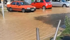 POTOP NA VIDIKOVCU Voda na sve strane, vozila se jedva kreću (VIDEO)