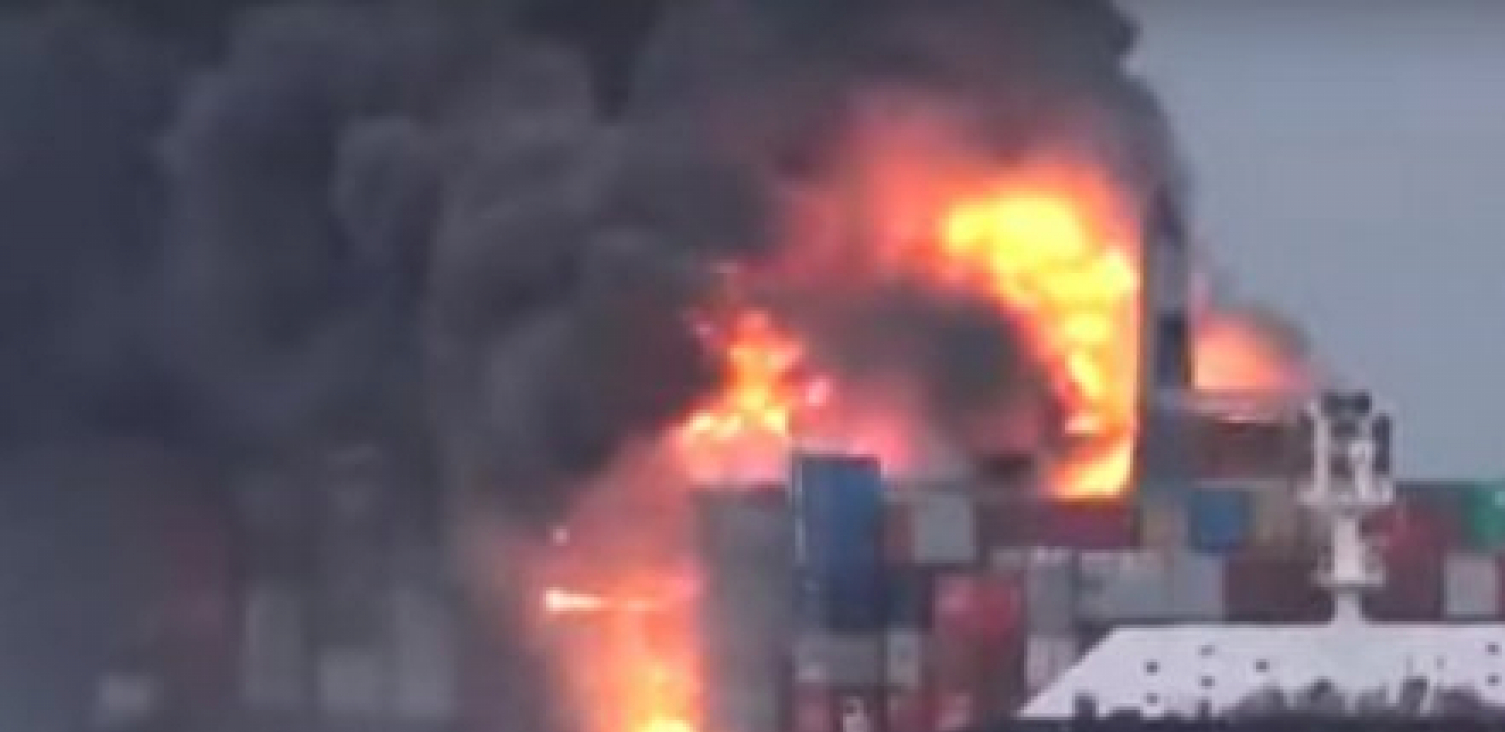 VELIKI POŽAR U SAD Vatra se digna u nebesa