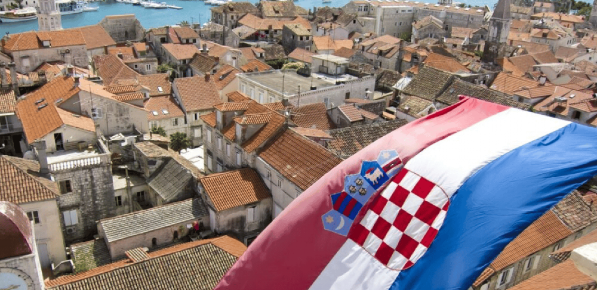 TURISTKINJA KAŽNJENA SA 150 EVRA: Evo šta nije smela da uradi javno u Hrvatskoj