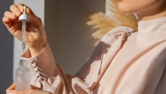 RETINOL JE MNOGIMA KLJUČAN PROIZVOD U NEZI KOŽE Evropska Unija ramatra da ga zabrani, žene u panici