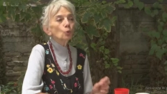 POZNATA GLUMICA MESEČNO TROŠI 1.200 DINARA Jedva sastavlja kraj s krajem, hrani se u crkvenoj kuhinji, a bila je lepotica