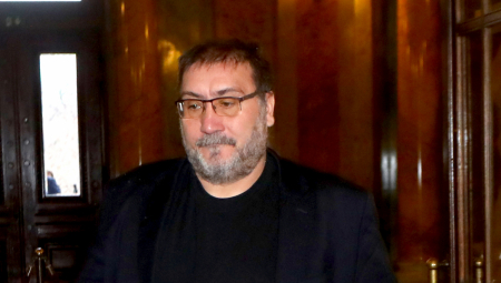 ĐILAS I MARINIKA DA PIŠTALjKAMA OMETAJU RAD EVROPSKOG PARLAMENTA Bulatović: "Opet je pokazao svoje pravo lice..."