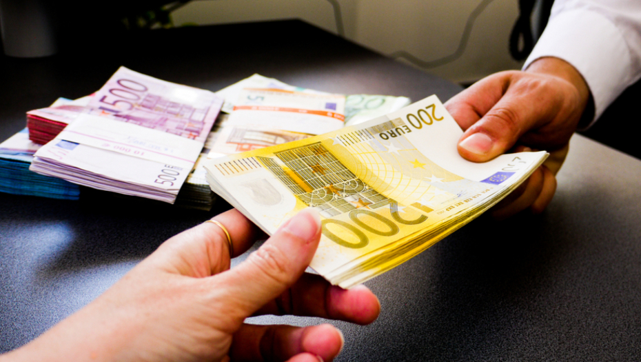 OVO SE ZOVE PREVARANT Pozvao banku, predstavio se kao direktor  i dobio 180.000 evra