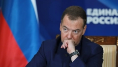 MEDVEDEV IZNEO JEZIVO UPOZORENJE "Ukoliko se potvrdi da je bilo pokušaja napada NATO raketama, onda..."