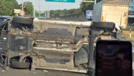 AUTOMOBIL PREVRNUT NASRED AUTOPUTA U BEOGRADU Saobraćaj se otežano odvija, stanje učesnika nije poznato (VIDEO)