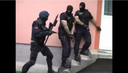 Oni su uhapšeni u današnjoj akciji CG policije: Sumnjiče se za međunarodni šverc droge