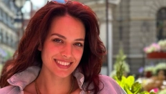 NAŠA GLUMICA PROVOCIRA NA JAHTI Marina Ćosić se skinula u kupaći, pa bacila muškarce u trans (FOTO)