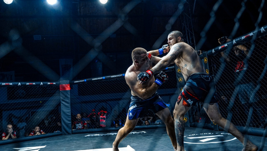 BAČKA PALANKA GORELA: ARMMADA PREMAŠILA SVA OČEKIVANJA Internacionalni spektakl u „Tikvari“ kakav do sada nije viđen