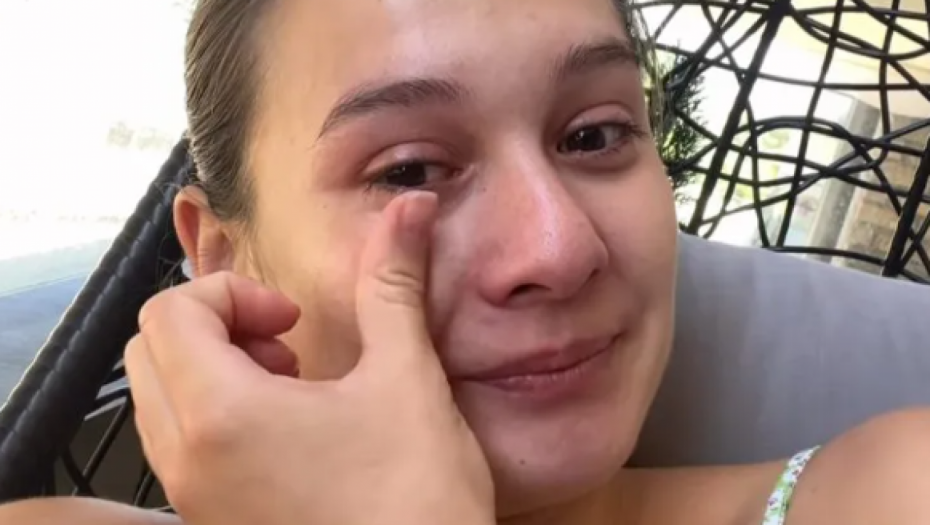 ADRIANA KADAR GRCA U SUZAMA! Evo zašto se slomila snajka Teodore Džehverović nakon porođaja, hitno reagovala i pevačica! (FOTO)