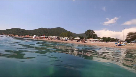 SRPKINJA NARUČILA DETETU ĆEVAPE U CRNOJ GORI Kad je videla šta su stavili unutra, napravila je skandal!