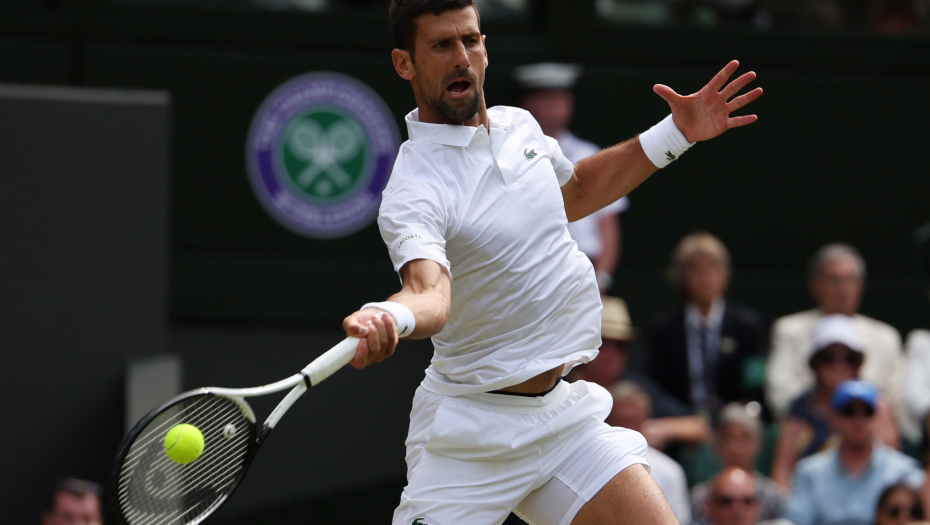 NOLE GRABI KA TITULI Đoković igrao dva dana, ukrotio servis Hurkača i prošao u četvrtfinale Vimbldona