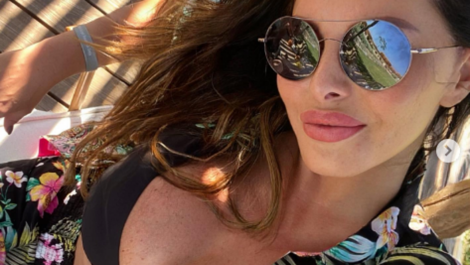 SKINULA SE LUKASOVA BIVŠA Sonja u ovom izdanju nikad nije viđena, gori Instagram od njene provokacije