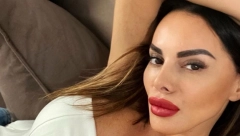 SKINULA SE LUKASOVA BIVŠA I POKAZALA ČIME RASPOLAŽE Bez blama pokazala intimne delove, vreli kadrovi ostavljaju bez daha (FOTO)