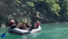 URNEBESAN SALTO JOKIĆA Nikola izveo akrobaciju na Drini (VIDEO)
