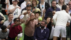 ĐOKOVIĆ PONOVO ODUŠEVIO NEPOKRETNO DETE Novak jednim gestom dirnuo sve