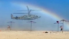 HELIKOPTER "RASHLADIO" KUPAČE Ka-52  "Aligator" se stvorio niotkuda, ljudi gledali u čudu (VIDEO)