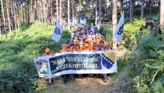 BOŠNJACI I IZ SREBRENICE ZAPRETILI NOVIM RATOM: Sa "Marša mira" u Potočarima poslate ratnohuškačke poruke