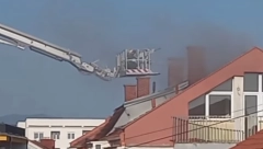 POŽAR U NIŠU Vatra zahvatila potkrovlje zgrade