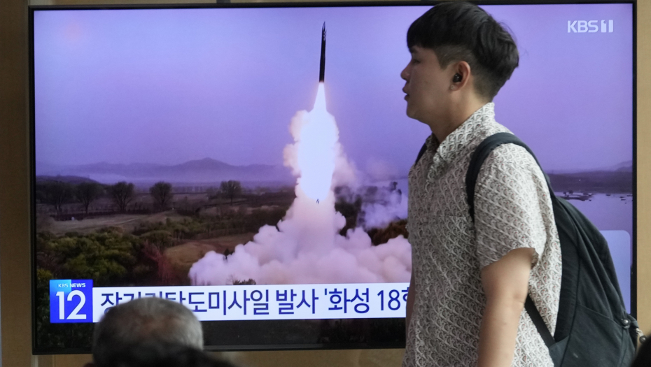 KIM ISPALIO NOVE RAKETE "Teška provokacija" koja ugrožava međunarodni mir