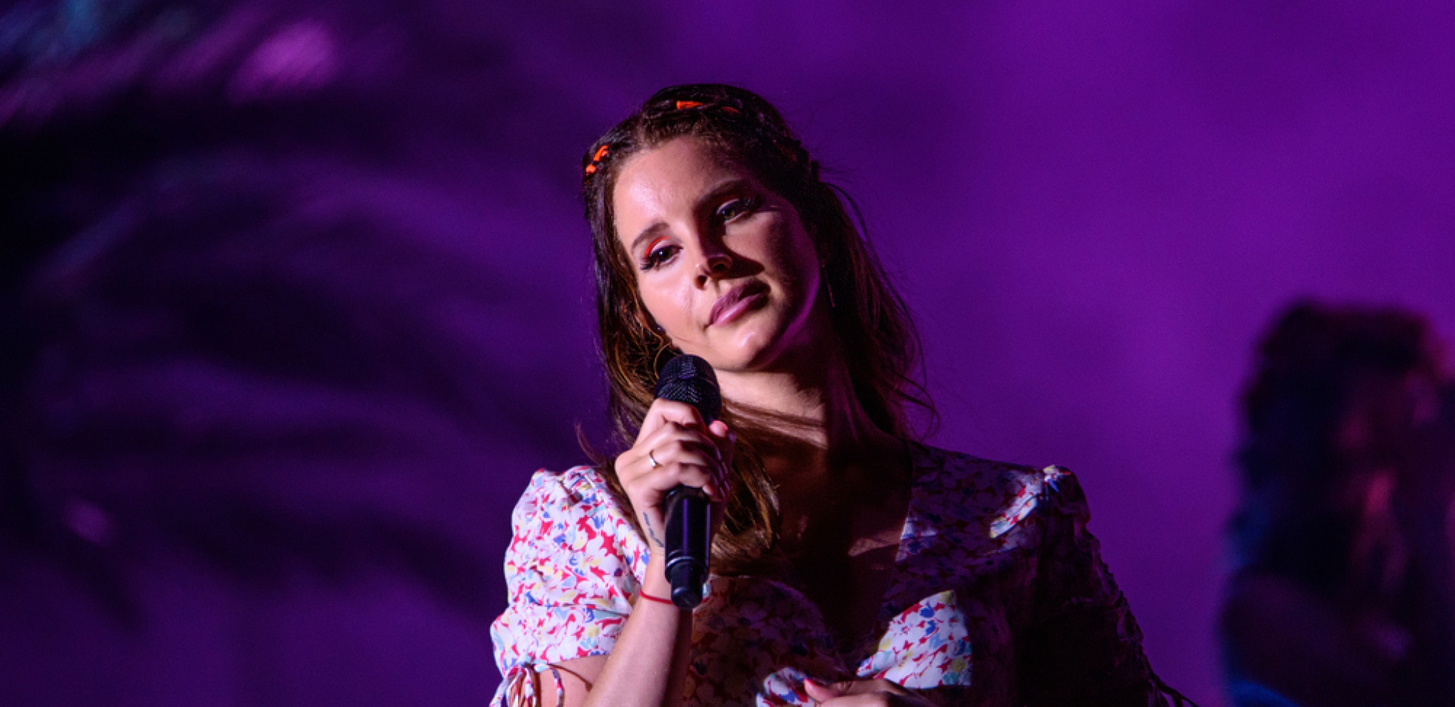 BILA JE MUZIČKA DIVA! Život Lane Del Rej se totalno promenio, postala je kasrika i promenila lični opis! (FOTO+VIDEO)