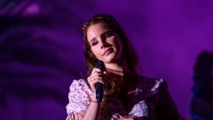 BILA JE MUZIČKA DIVA! Život Lane Del Rej se totalno promenio, postala je kasrika i promenila lični opis! (FOTO+VIDEO)