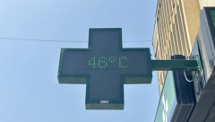 IZMERENO NEVEROVATNIH 46 STEPENI Lucifer stigao u Srbiju i zapalio asfalt u ovom gradu "Ne može da se diše"  (FOTO)