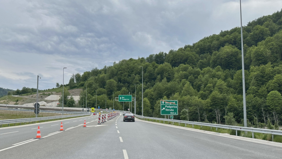 KAMION SLETEO S KOLOVOZA Zatvoren deo autoputa kod Sremske Mitrovice