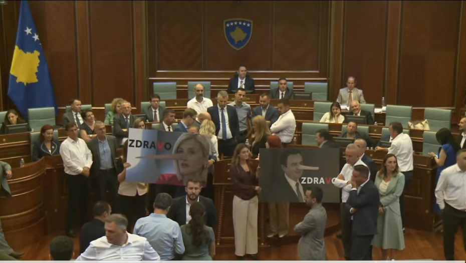 NOVI INCIDENT U ODMETNIČKOJ SKUPŠTINI U PRIŠTINI