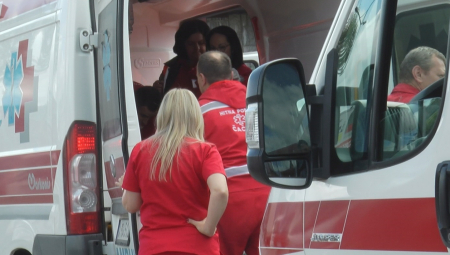 NESREĆA KOD ALEKSINCA Vozač traktora povređen u sudaru, hitno prebačen u bolnicu