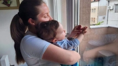 VUKANOVA MAJKA NE KRIJE RADOST Presećna sam što nijedna više porodica neće morati da prolazi kroz period skupljanja novca za taj lek