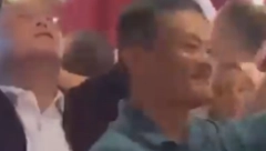 EVO KAKO SE KINESKI MILIJARDER PROVODI U BEOGRADU Osnivač Alibabe u popularnom klubu u društvu prijatelja (VIDEO)