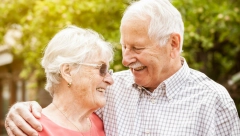 SNIMAK STARIJEG BRAČNOG PARA SA BALKANA ODUŠEVIO REGION Ljudi se raznežili zbog ove scene, sebi žele isto