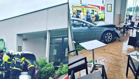 AUTOM ULETEO U KAFIĆ, UDARIO TROJE GOSTIJU Stravičnu saobraćajnu nesreću snimila sigurnosna kamera (FOTO/VIDEO)