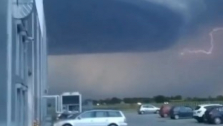 NEBO NAD SRBIJOM SINOĆ KAO PRED APOKALIPSU Domaći meteorolog objasnio o čemu je reč (FOTO/VIDEO)