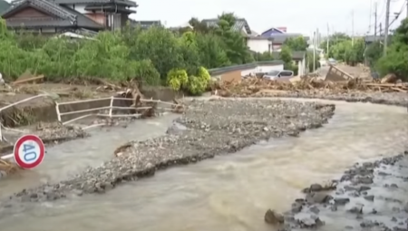REKORDNE PADAVINE NA SEVEROISTOKU ZEMLJE, JAVILA SE KLIZIŠTA Japanske vlasti pozvale na hitnu evakuaciju (VIDEO)