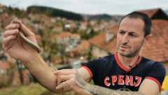 "NEKAD SE GNEZDE U NAŠIM ORMARIMA" Zmijolovac Arsenije opisuje opasnu borbu protiv stršljena